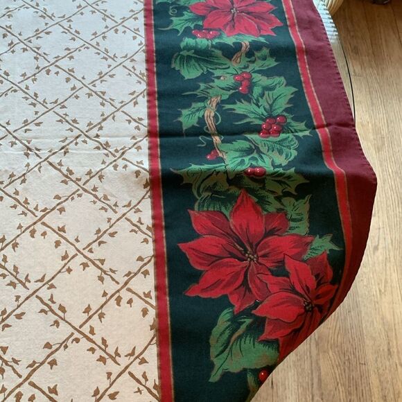 Large Rectangle Charter Club Christmas Poinsettia tablecloth - Picture 3 of 5